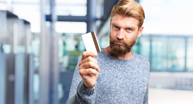 Промышленная печать пластиковых карт и выбор ретрансферного принтера для бизнеса