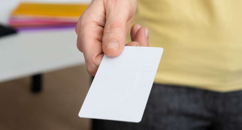 Экономика печати пластиковых карт для компаний и расчет окупаемости принтера